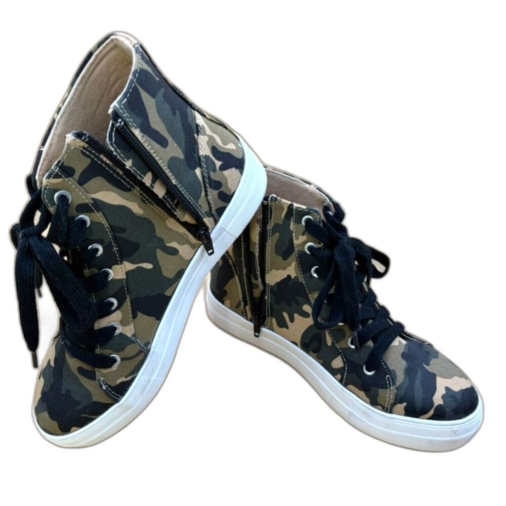 Soda Camouflage High top Sneakers side zipper Womens 7.5 Shoes EUC green brown